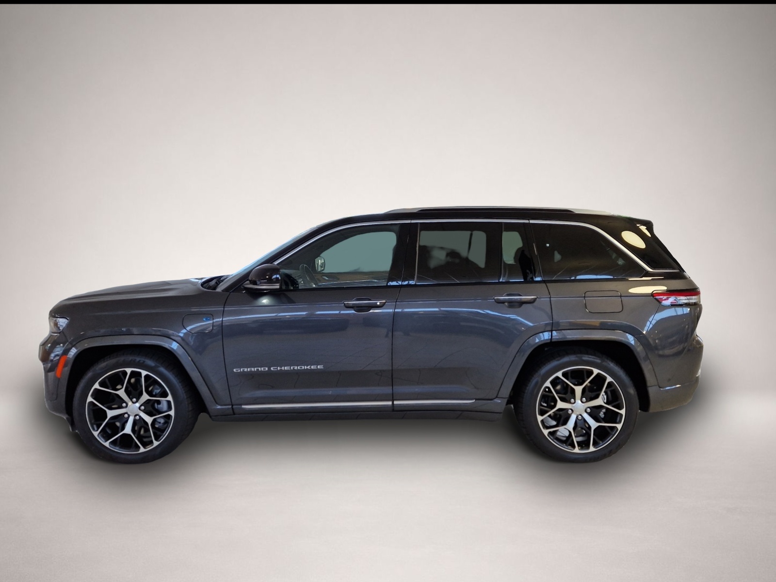 Fotografie 3 des Jeep Grand Cherokee Summit Reserve Allrad HUD Luftfed