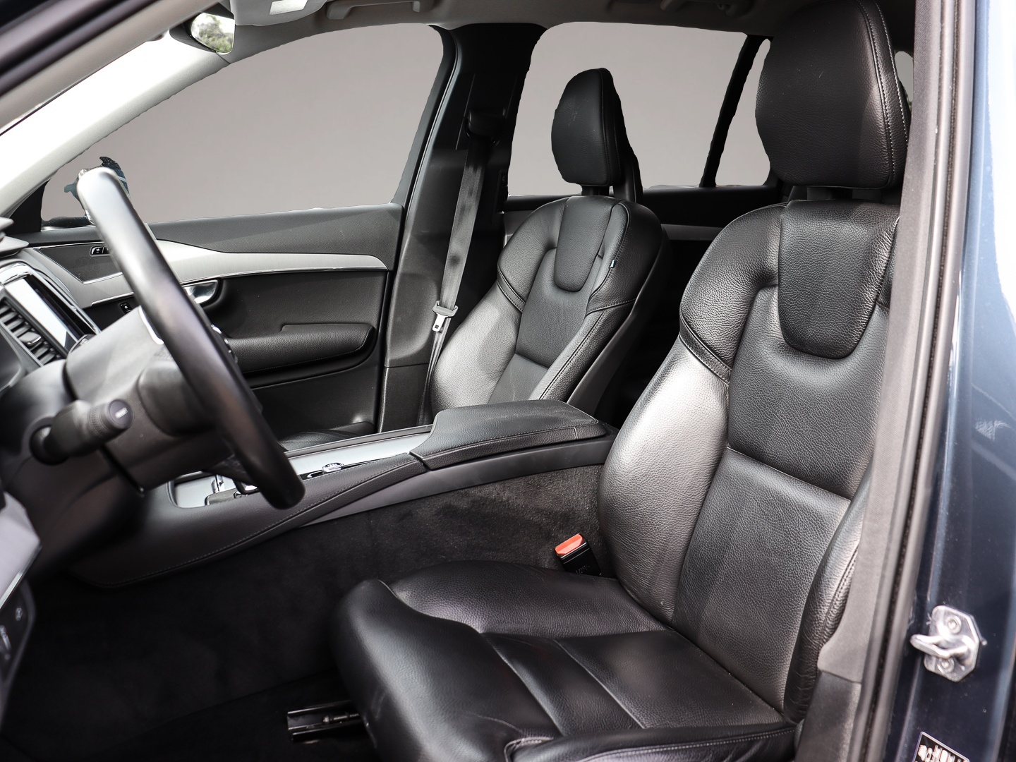 Bild 6 Volvo XC90 Momentum Pro AWD B5 Diesel DPF EU6d AHK Nav