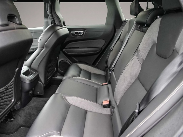 Bild 6 Volvo XC60 R Design B4 2WD Digitales Cockpit Memory Si