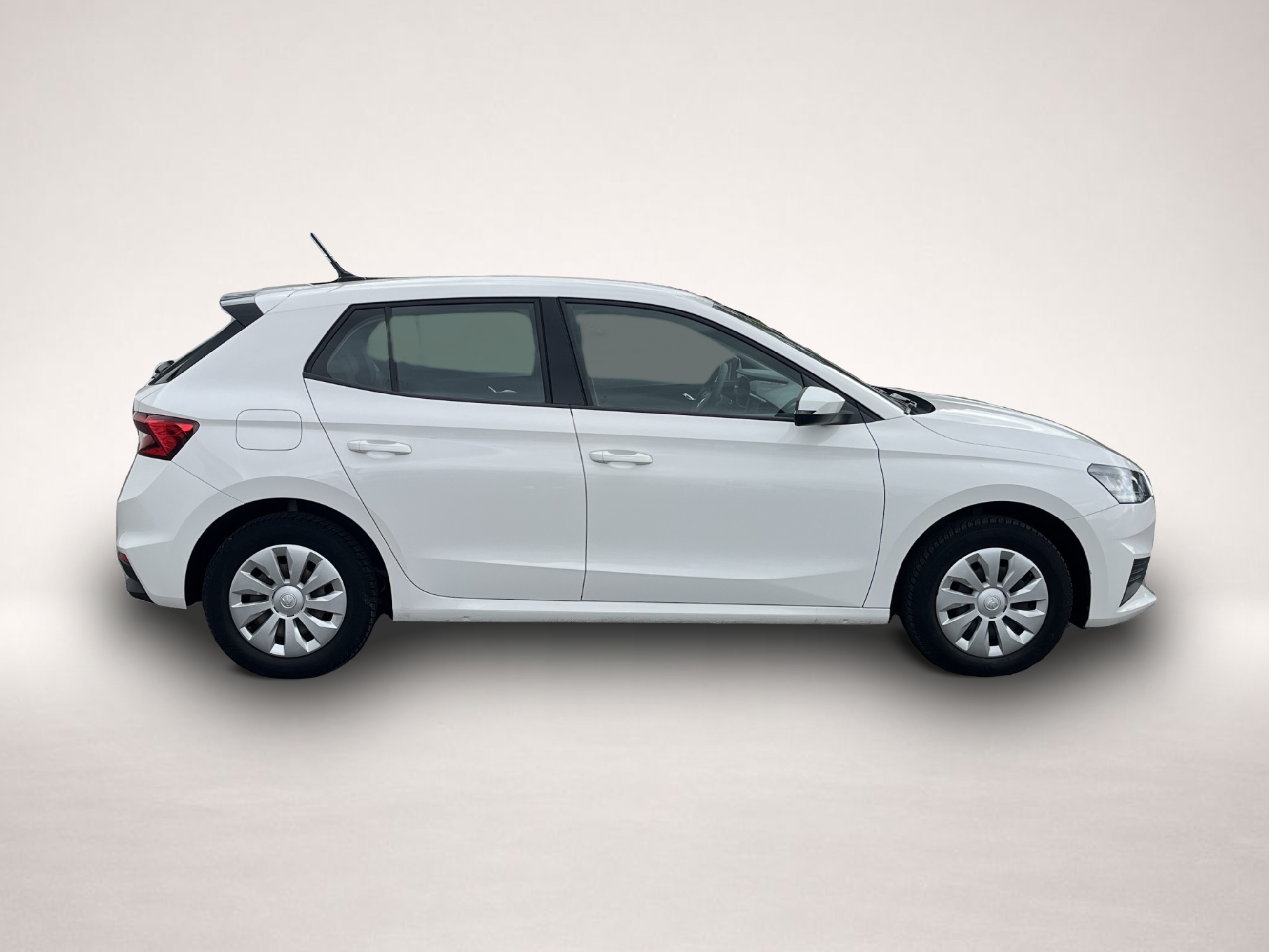 Bild 5 Skoda Fabia 1.0 Active 84¤ m.20% Anz. LED PDC DAB Klim