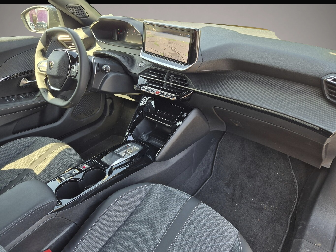 Bild 5 Peugeot 2008 1.2 PureTech 130 Aut. Allure Nav PDC Temp