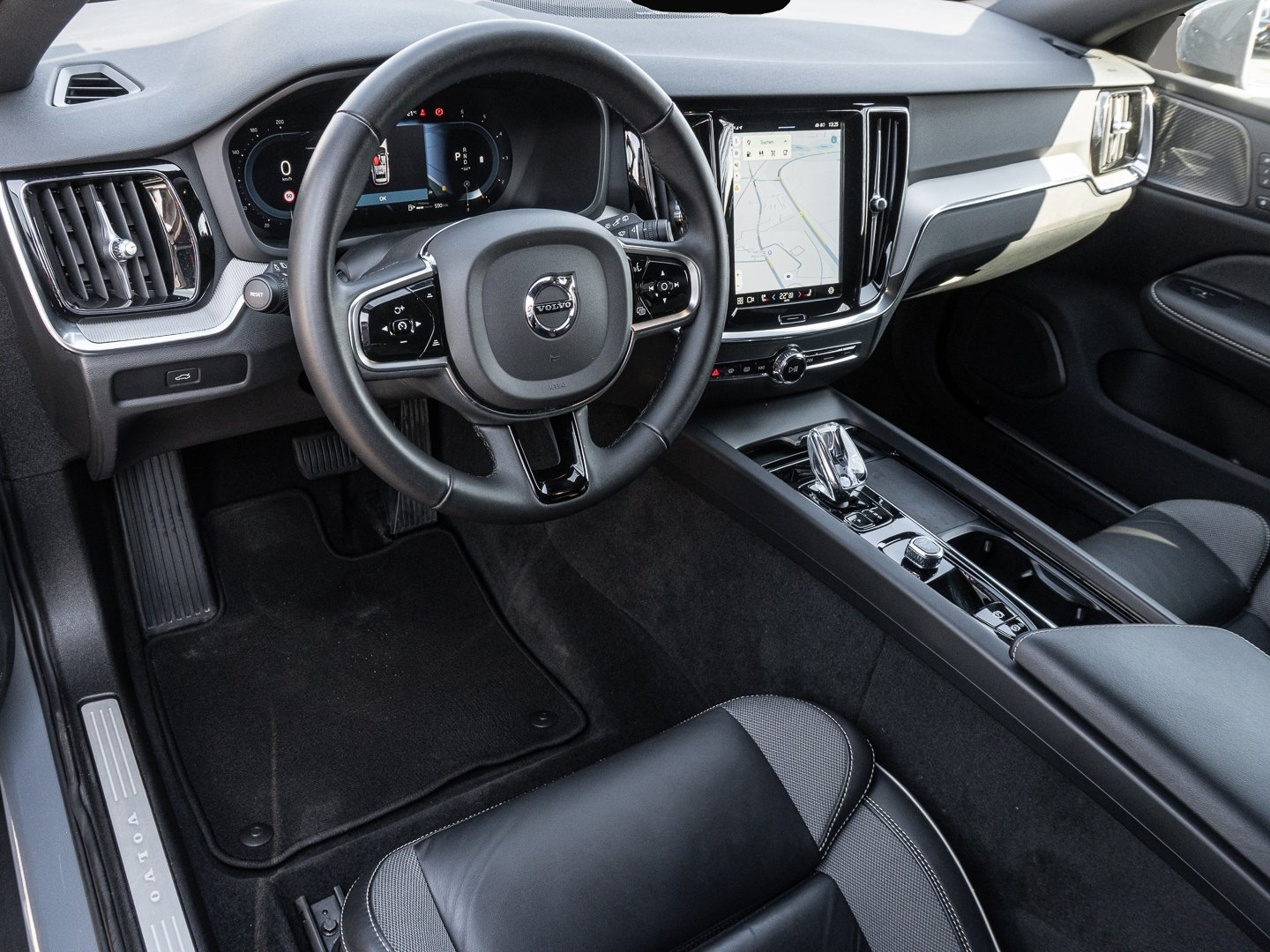 Bild 7 Volvo V60 Cross Country B4 AWD Plus LED Harman/Karon 3