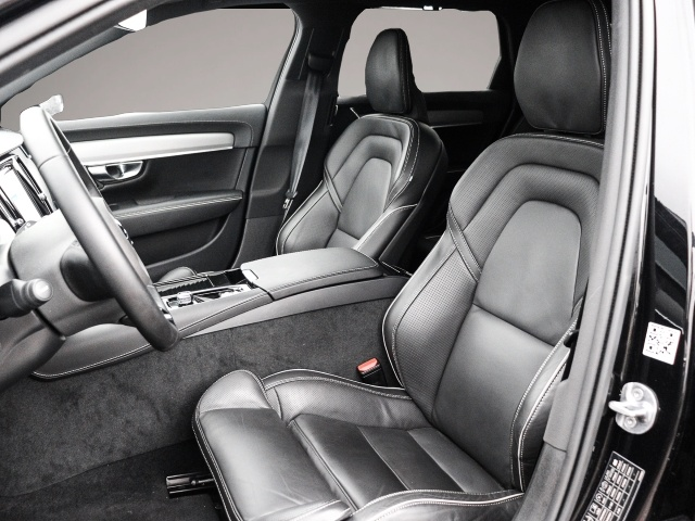 Bild 6 Volvo V90 Kombi Plus Dark Recharge Plug-In Hybrid AWD
