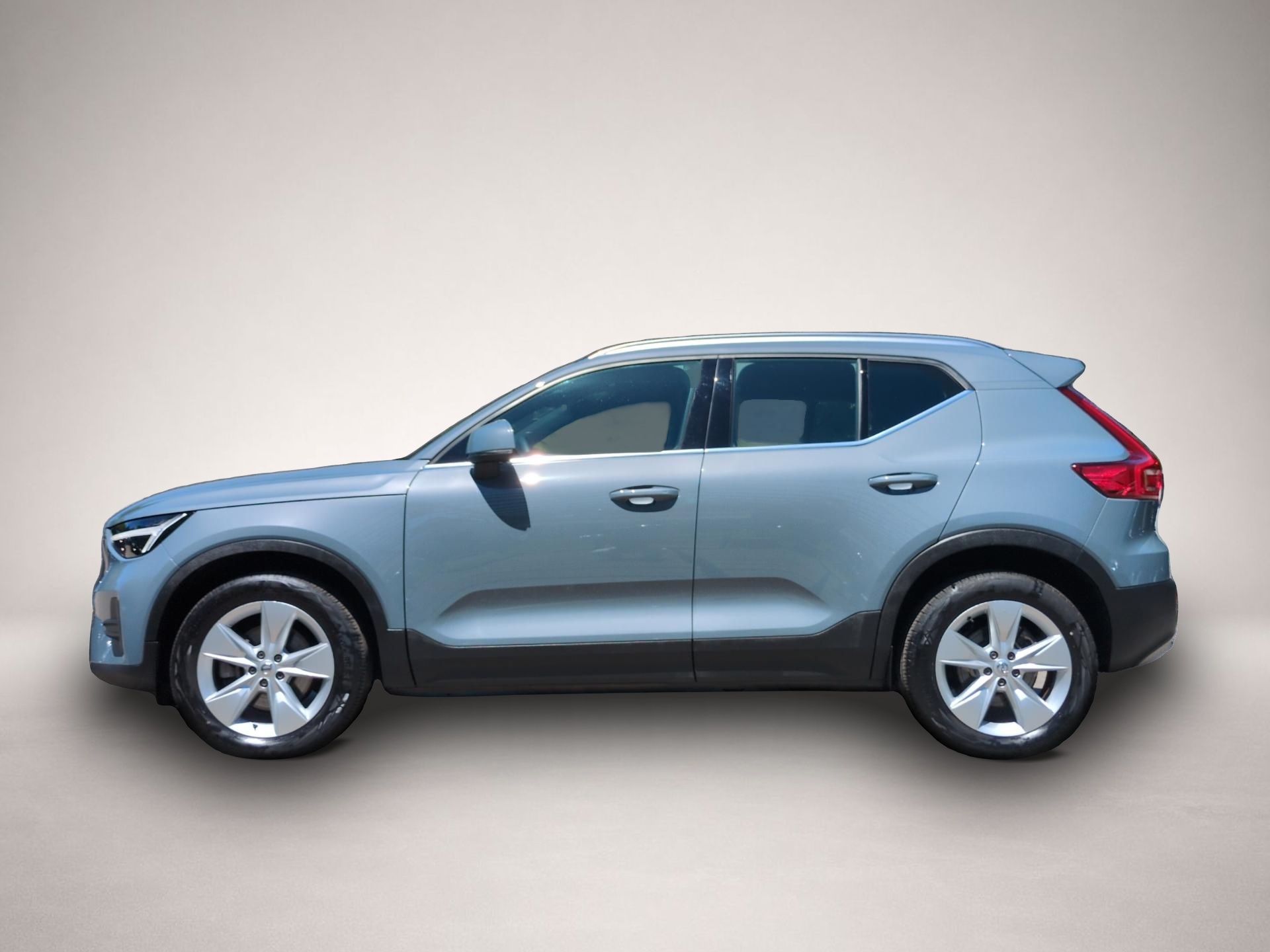 Bild 6 Volvo XC40 B3 (Benzin) Plus Bright 2WD Automatik Navi