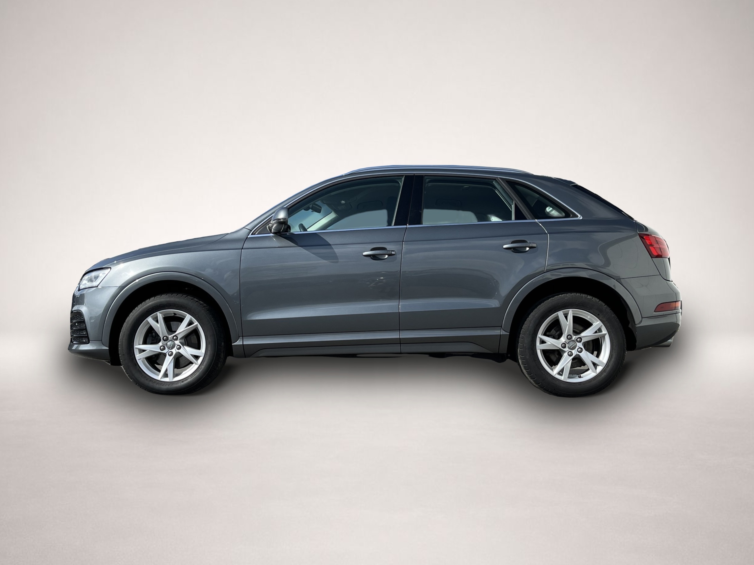 Fotografie Audi quattro Q3 2.0 TDI quattro sport Navi LED SHZ PDC Klima