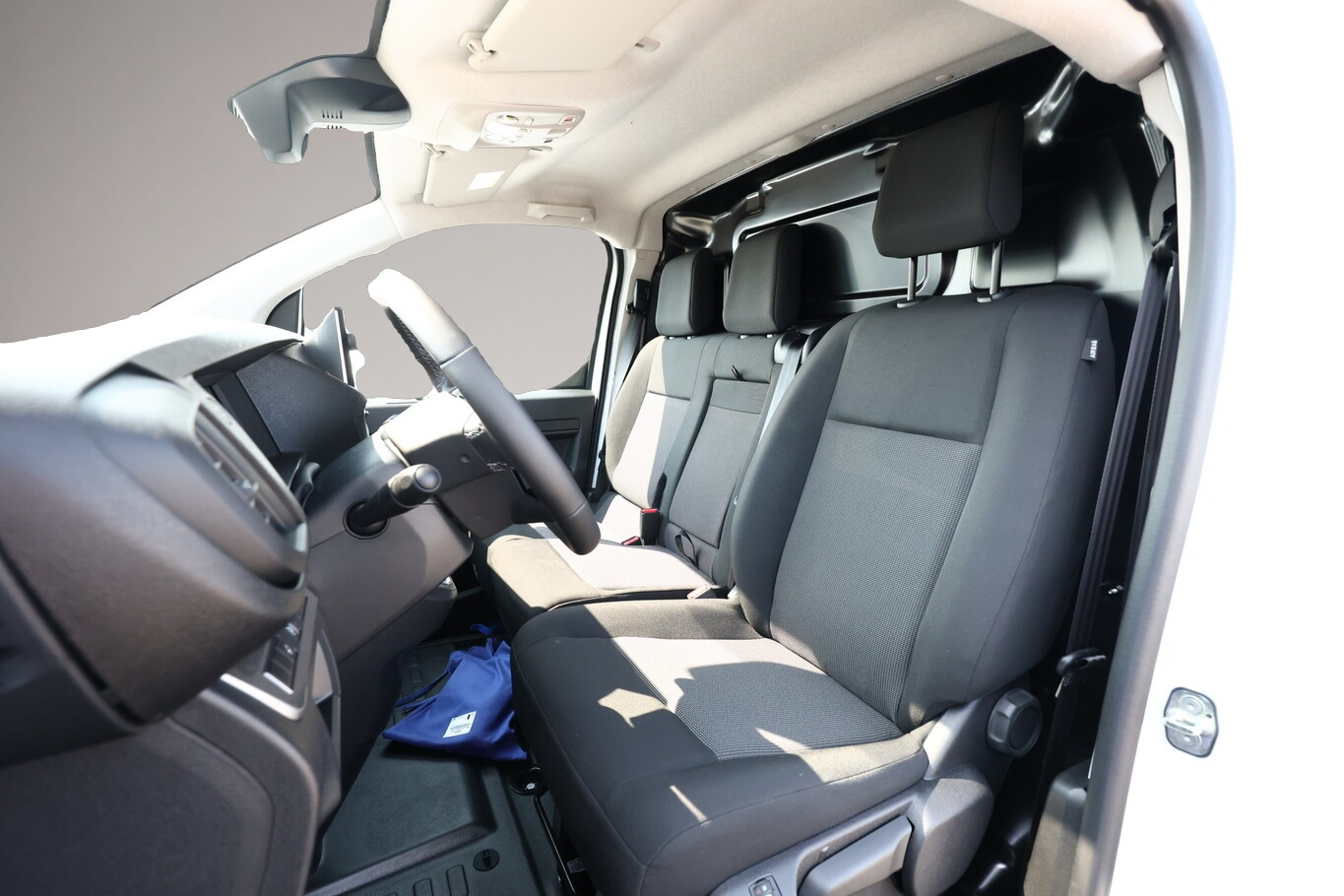 Fotografie 5 des Citroën Jumpy XL AT WinterP Kam AHK ModuWork Holz StyleP