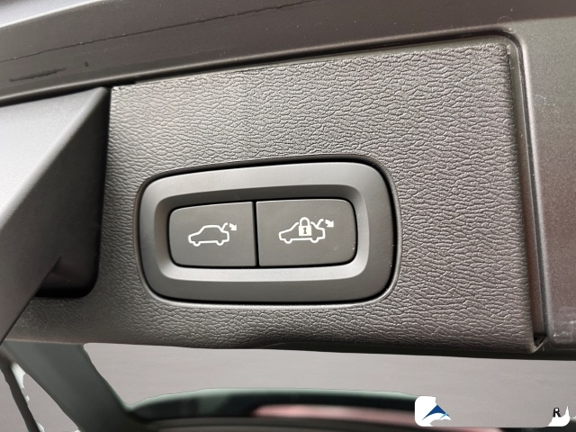 Bild 6 Volvo XC60 B4 Plus Dark ACC/H&K/360°/BLIS/Memory/Keyle