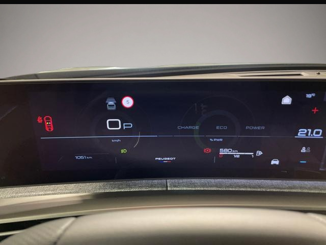 Fotografie 3 des Peugeot 3008 Hybrid 145 e-DCS6 GT AHK Shz v+h Navi LED-Pixel.