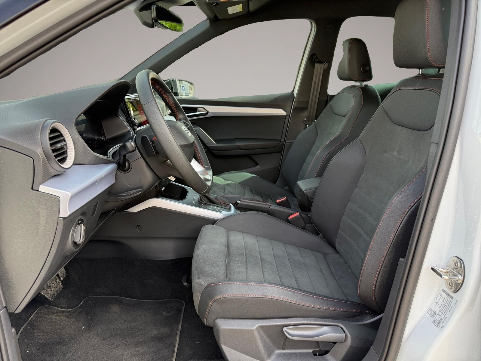 Fotografie 2 des Seat Arona 1.0 TSI DSG FR LED SHZ Alcantara Kamera