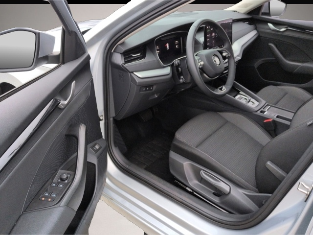 Fotografie des Skoda Octavia Combi TDI*DSG Matrix-LED ACC R-Kam Navi