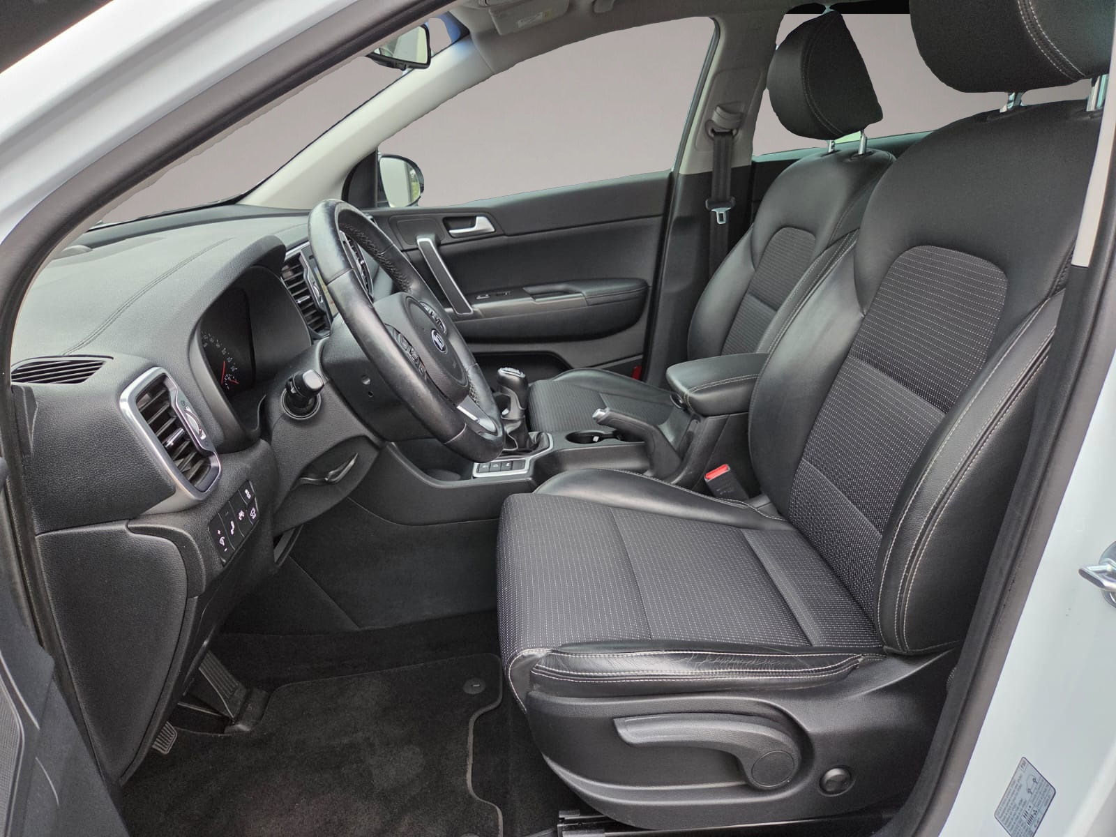 Bild 4 Kia Sportage 2.0D 136 SPI TECH XEN LM NAV KAM PDCv+h
