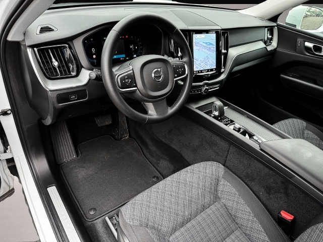 Bild 4 Volvo XC60 Core 2WD StandHZG Digitales Cockpit Soundsy