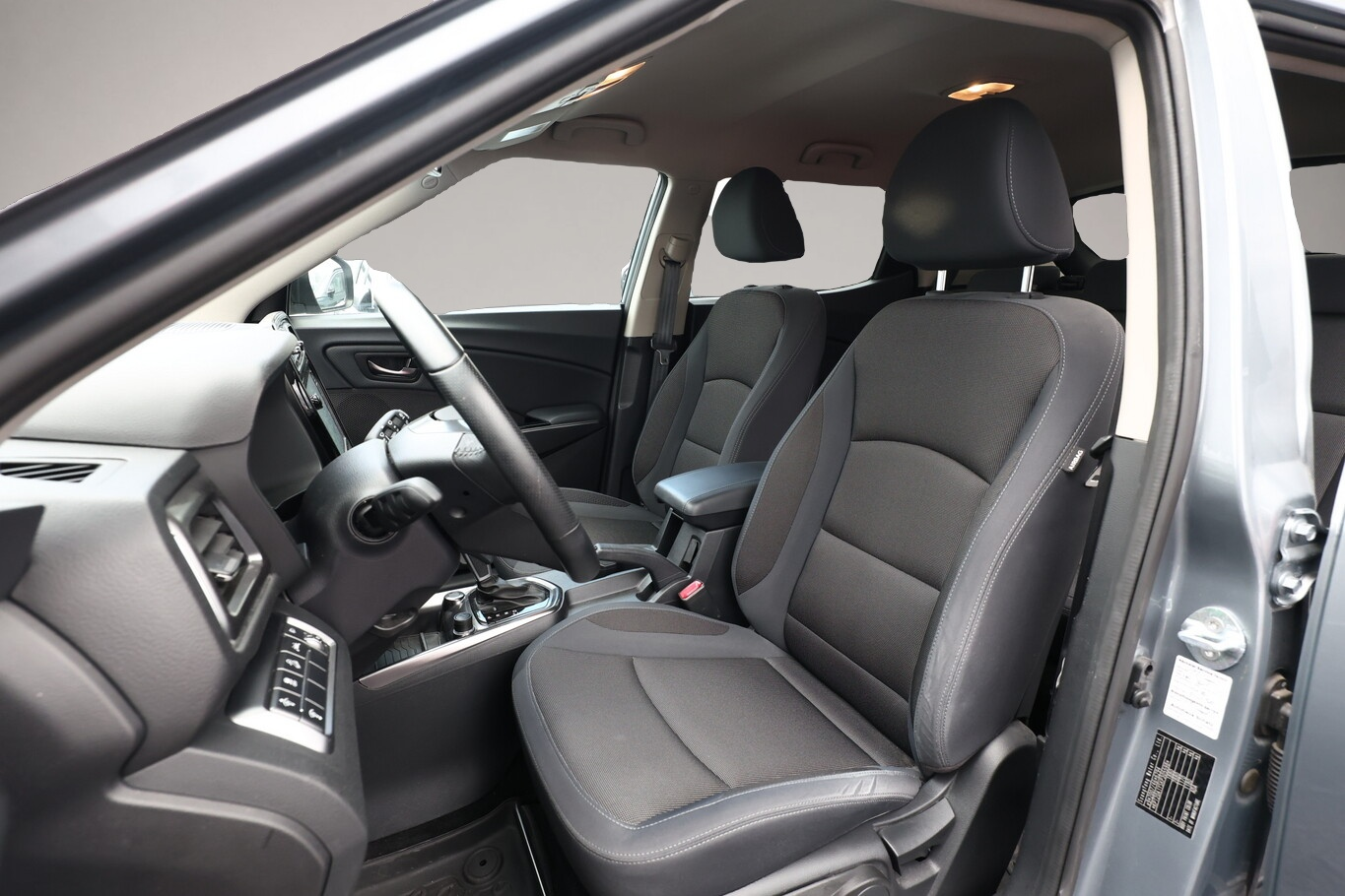 Bild 5 Ssangyong Tivoli 1.5 T-GDI 163 Aut. Onyx Kam SHZ Temp LM16