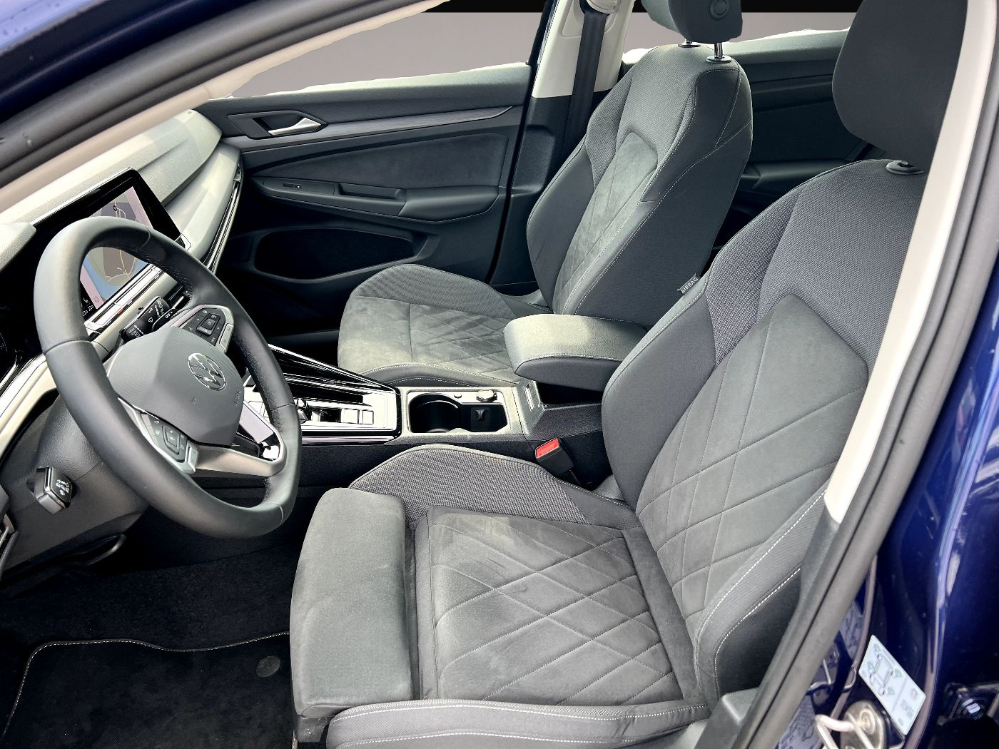 Bild 7 Volkswagen Golf VIII Variant 2.0 TDI Style *LED Navi ACC*