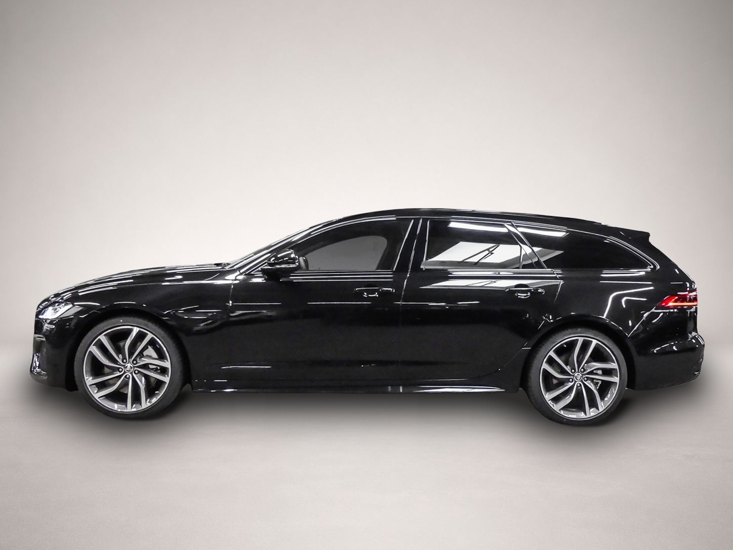 Bild 6 Jaguar XF Sportbrake R-Dynamic HSE AWD D200 Mild-Hybrid