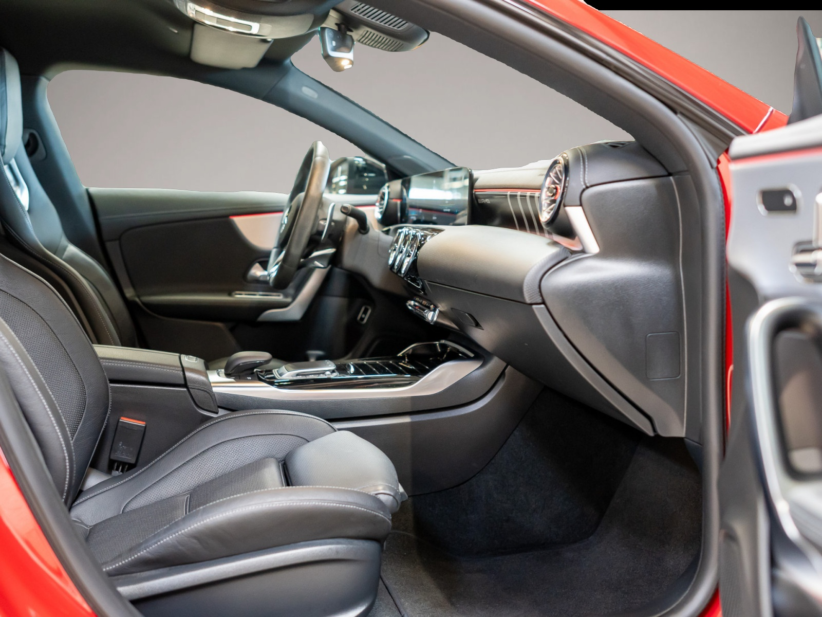 Bild 2 Mercedes-Benz CLA 45 AMG