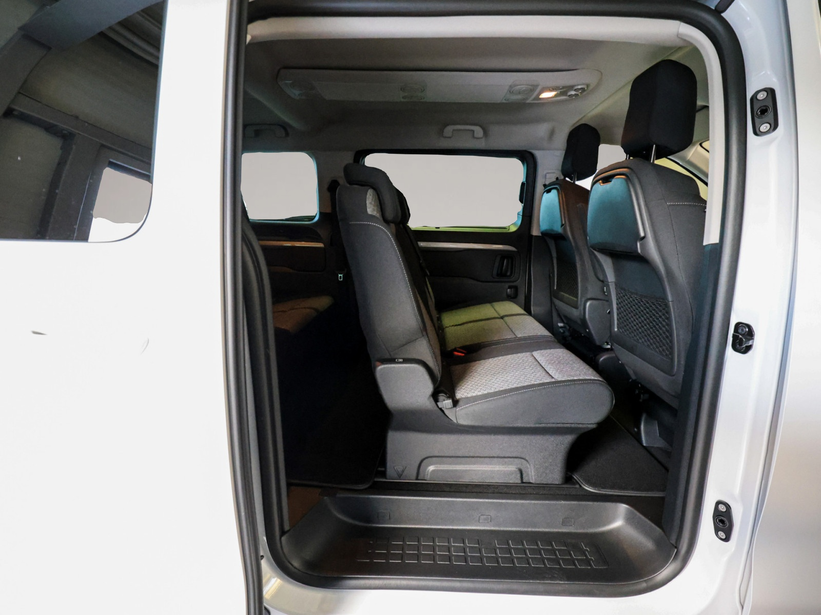 Bild 4 Peugeot Traveller