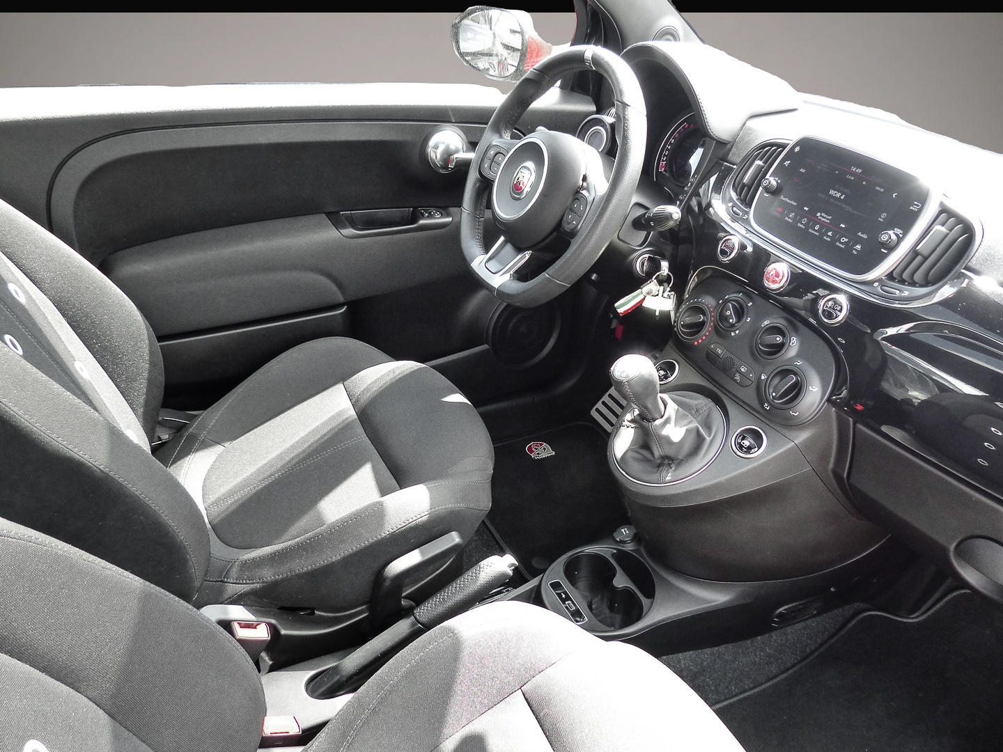 Bild 3 Abarth 595 El. Panodach Apple CarPlay Android Auto Musi