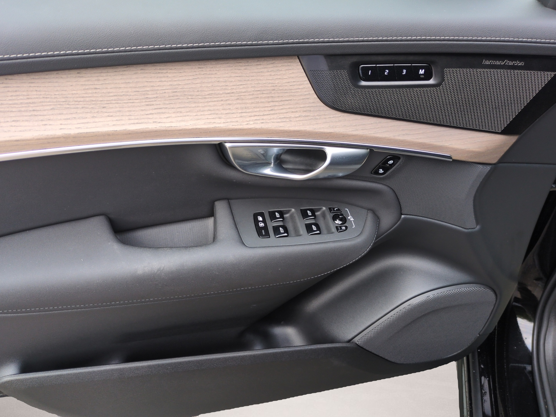 Bild 8 Volvo XC90 T8 Recharge Ultra Bright Plug-In Hybrid AWD