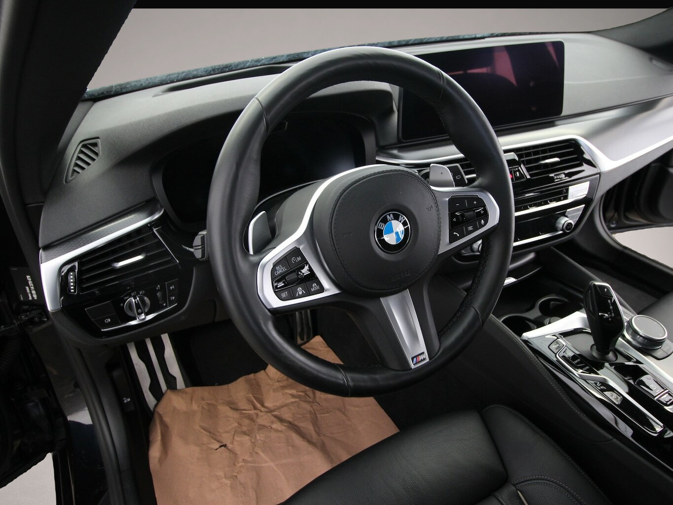 Bild 7 BMW 530 530d Touring xDrive M Sport AHK+PANO+HEAD-UP...