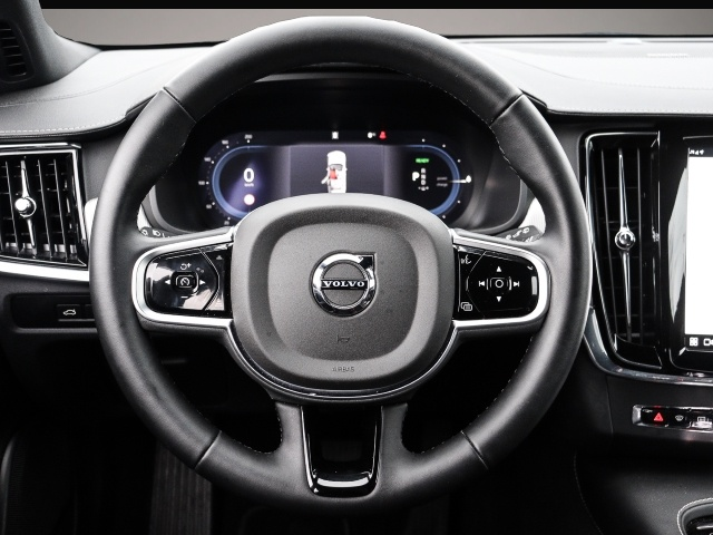 Bild 5 Volvo V90 Kombi Plus Dark Recharge Plug-In Hybrid AWD