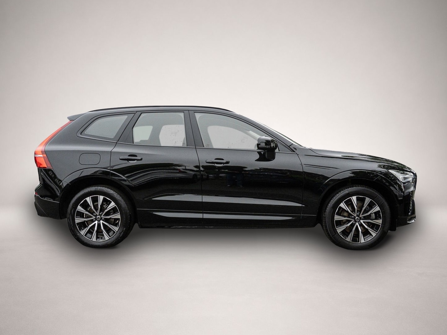 Bild 4 Volvo XC60 B4 AWD Plus Dark AWD AHK LED