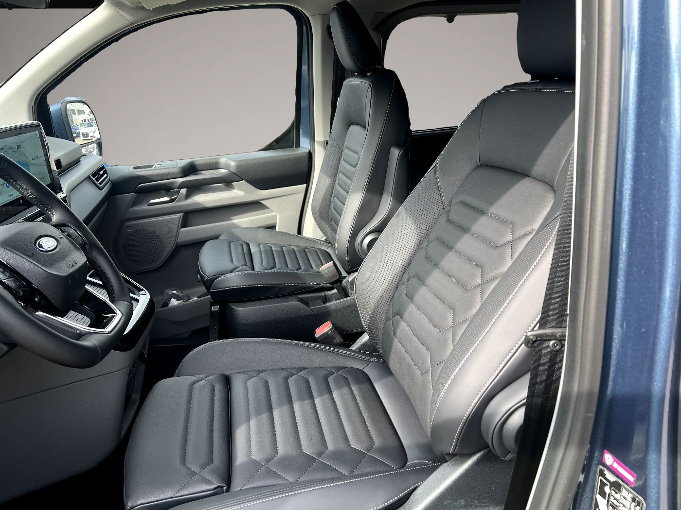 Bild 7 Ford Tourneo Custom L2 2.0 EcoBlue 320 Titanium X