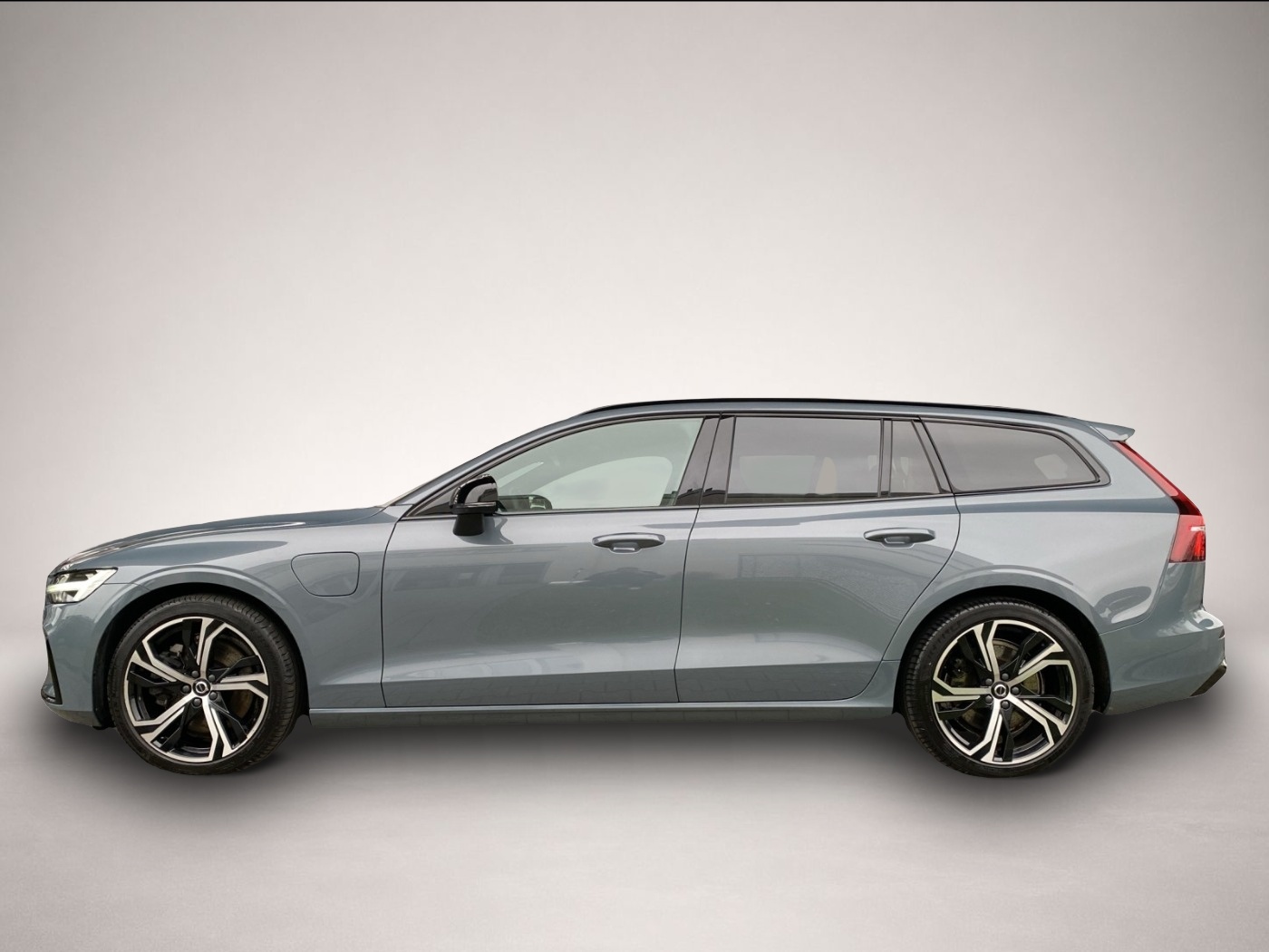 Fotografie 2 des Volvo V60 T8 Plus Dark AWD*LED*4xSHZ*MMY*WiPa*StHzg*