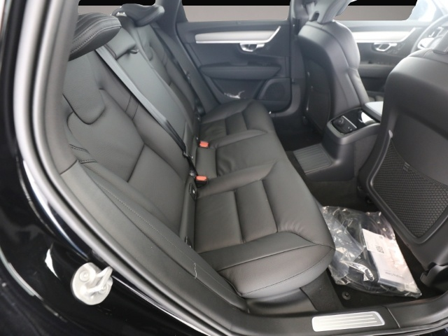 Bild 4 Volvo V90 Kombi Plus Dark Recharge Plug-In Hybrid AWD
