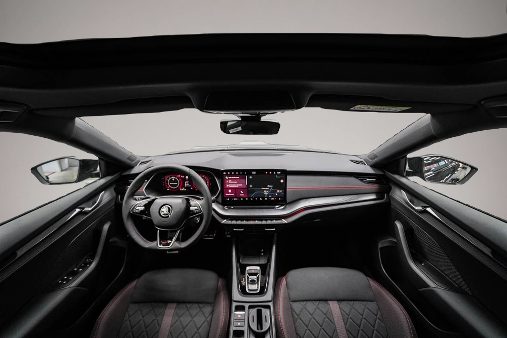 Fotografie des Skoda Octavia Kombi 2,0 TSI DSG RS - LAGER