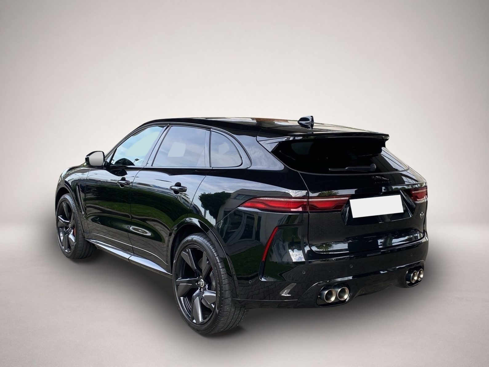 Bild 3 Jaguar F-PACE / P550 SVR ACC+AHK+LED+Navi+SD+SHZ+360+LM