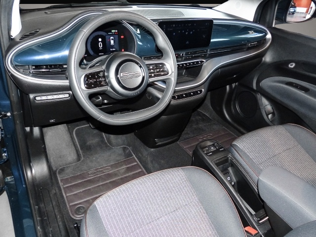 Bild 4 Fiat 500e Cabrio Icon Navi Digitales Cockpit Apple Ca