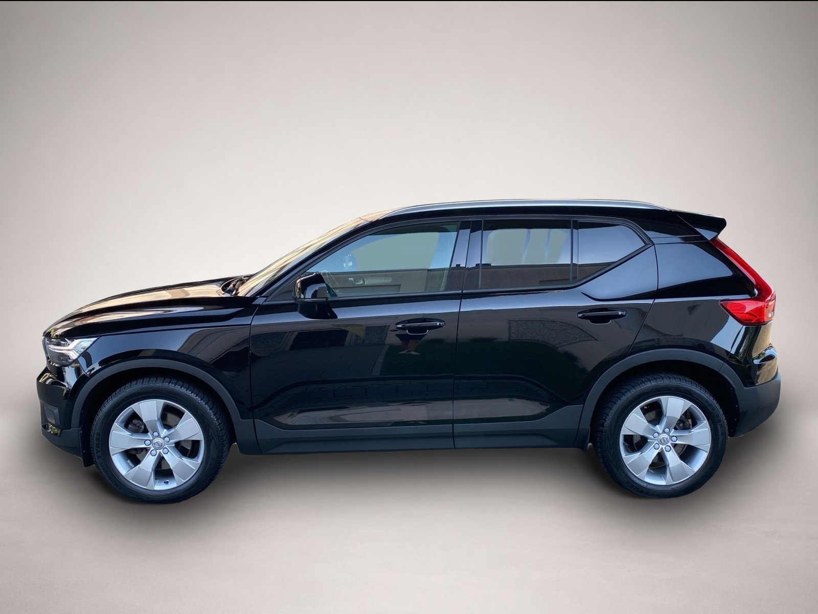 Bild 2 Volvo XC40 D3 Momentum Pro LED+Navi+SHZ+Standh.+4xSHZ