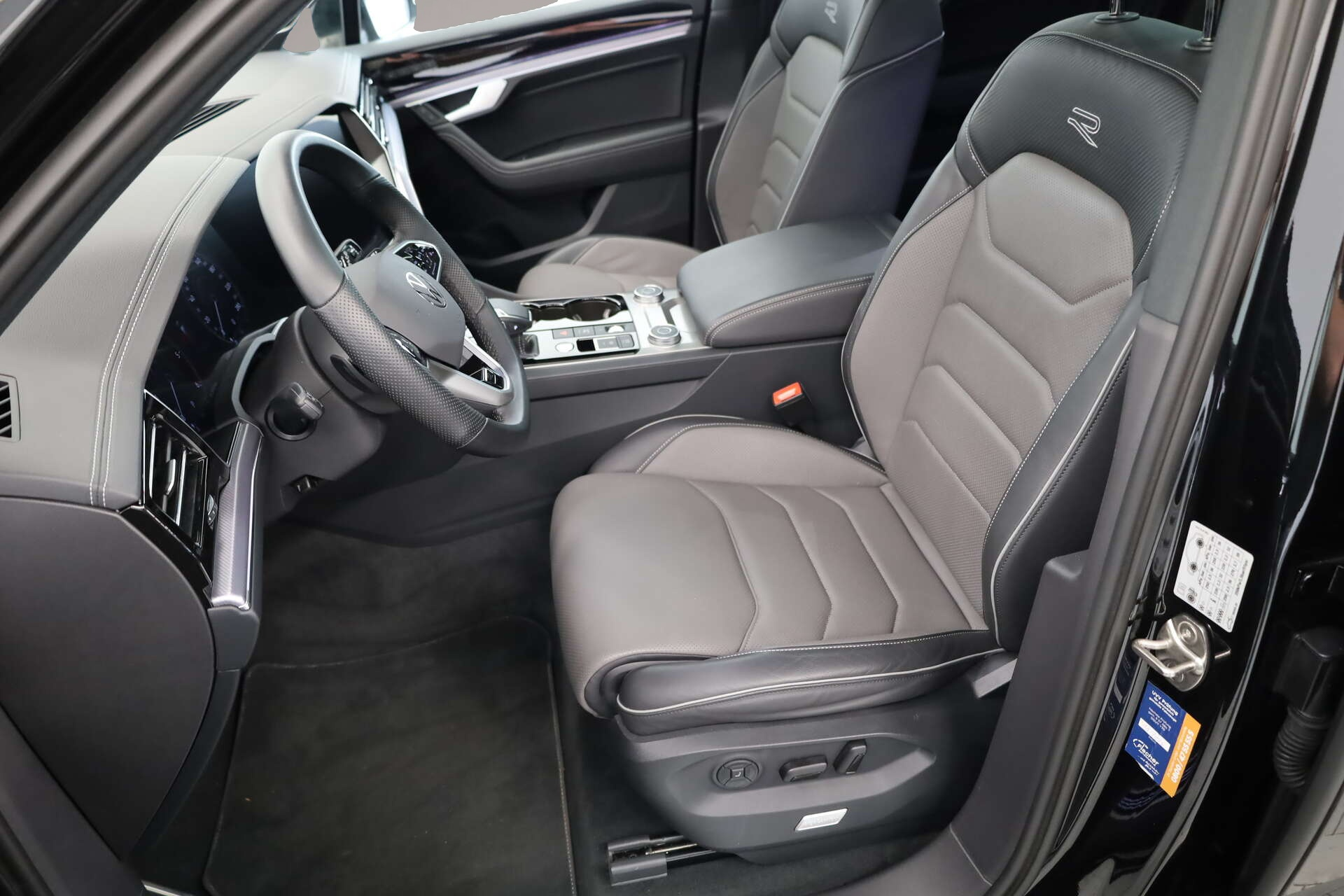 Bild 5 Volkswagen Touareg 3.0 TDI V6 4Motion R-Line Black Style