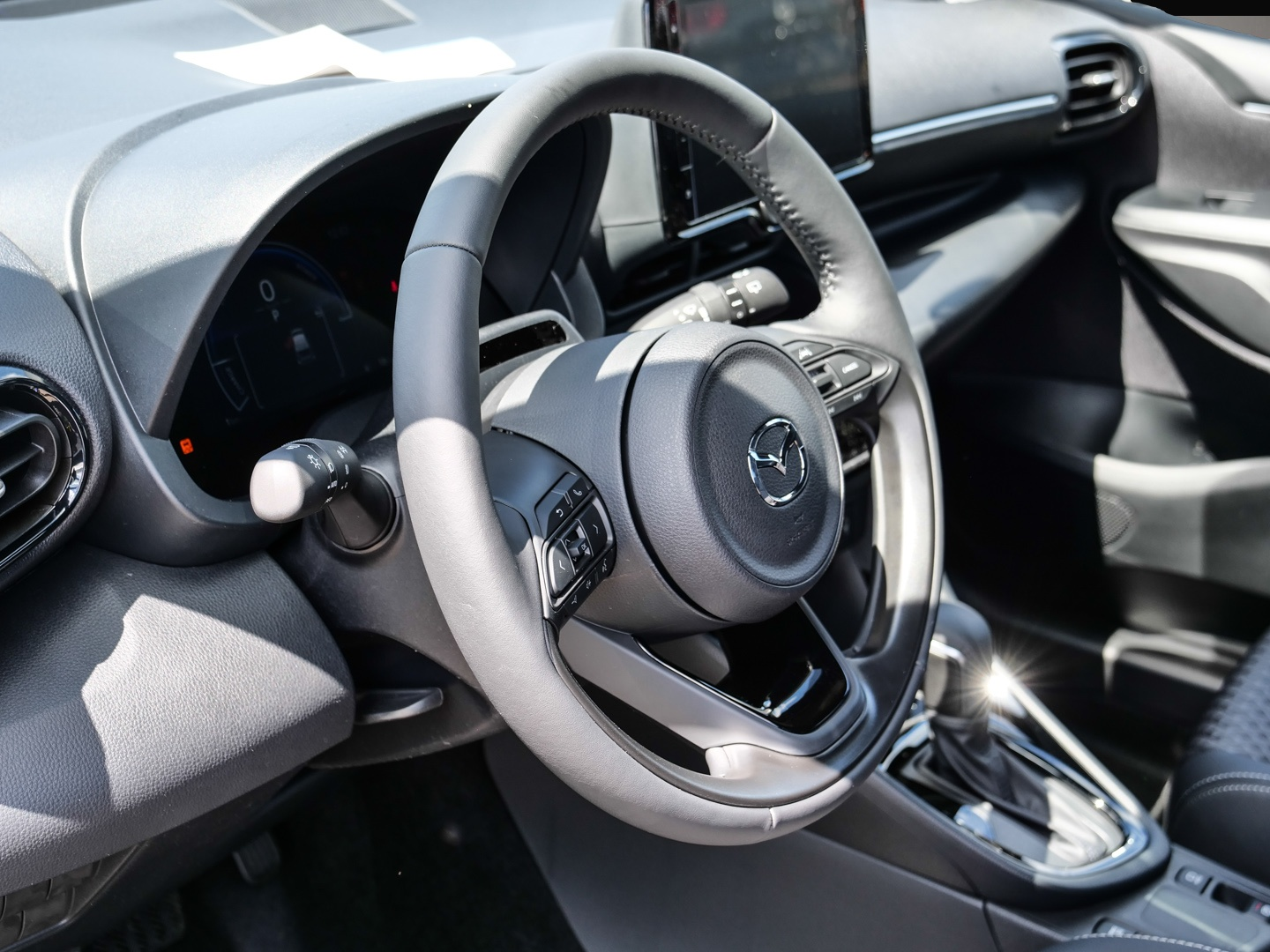Bild 3 Mazda 2 Hybrid Homura 1.5L VVT-i 116 PS CVT FWD LEDER