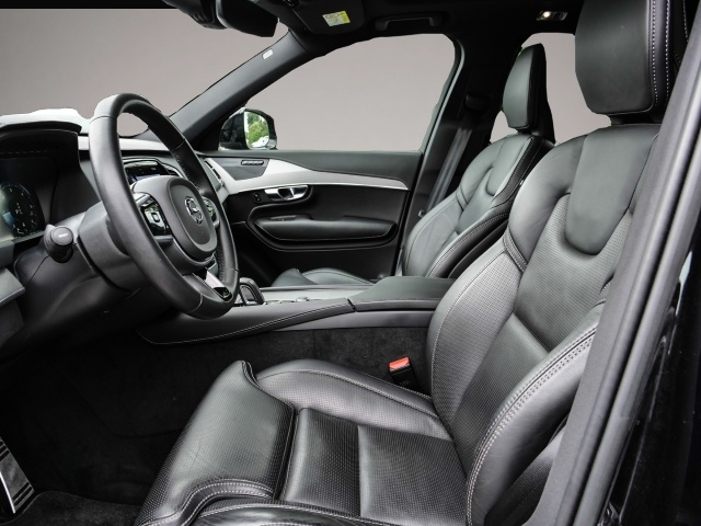 Bild 4 Volvo XC90 R Design AWD AD StandHZG El. Panodach Navi