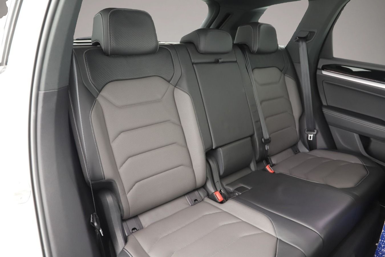 Bild 5 Volkswagen Touareg 3.0 TDI 4M Tip R-Line TrailerAssist/Stan