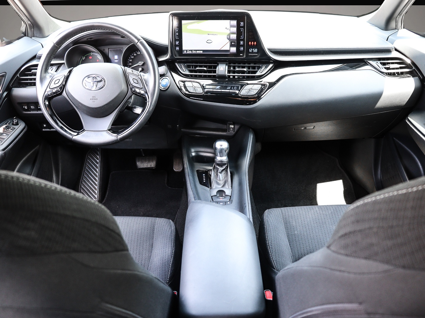 Bild 4 Toyota C-HR Hybrid Flow Mehrzonenklima DAB SHZ Keyless