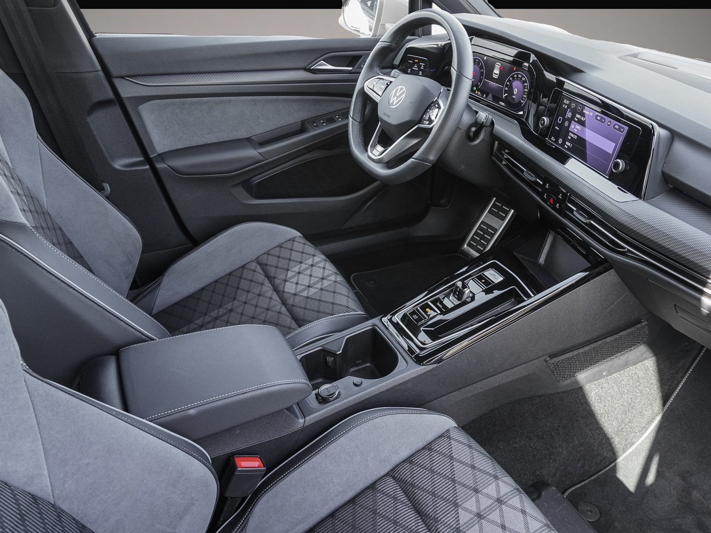 Bild 6 Volkswagen Golf 1.5 eTSI DSG R-Line
