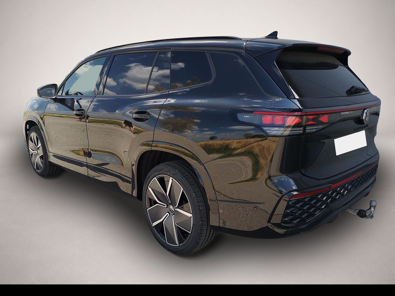 Fotografie 3 des Volkswagen Tayron 2.0 TDI R-Line DSG 4Motion 7 Sitzer Pano