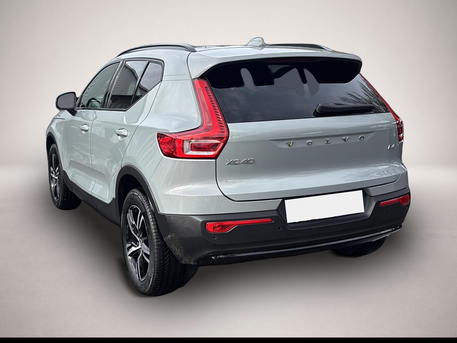 Bild 2 Volvo XC40 B4 (Benzin) Plus Dark 2WD Automatik Bluetoo
