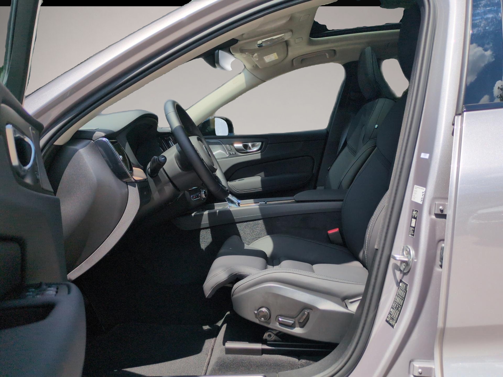 Bild 5 Volvo XC60 B5 (Benzin) Plus Dark AWD Automatik Bluetoo
