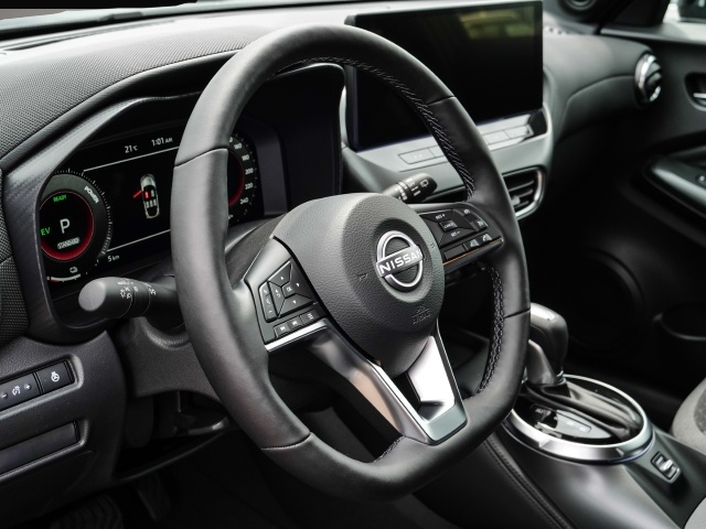 Bild 3 Nissan Juke N-Connecta 1.6 Hybrid 4AMT 143PS Winterpake