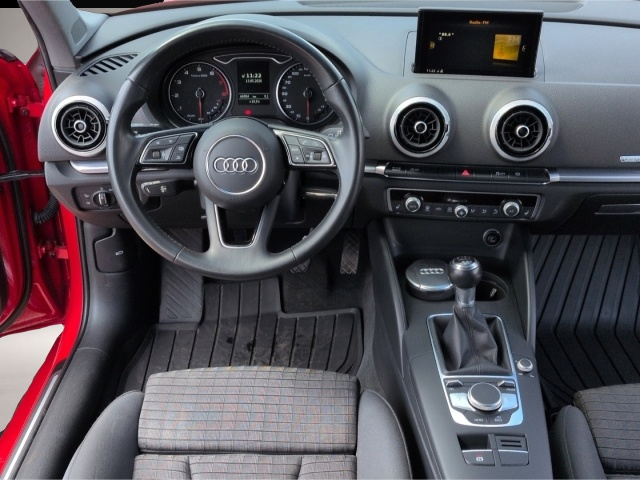 Bild 5 Audi A3 SPORT 35TFSI*AHK Bi-Xen Navi Temp SHZ PDC 17*