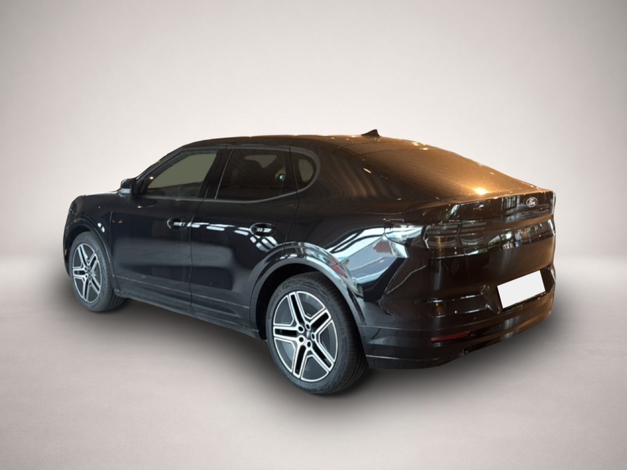 Fotografie 4 des Ford Capri PREMIUM EXTENDET RANGE 77KW/H NAVI / LED /