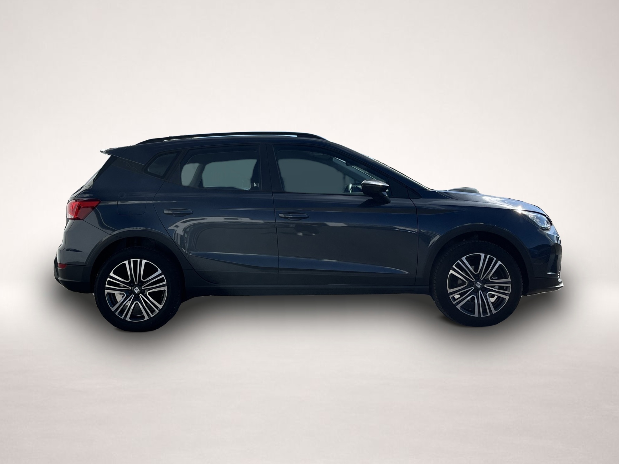 Fotografie 4 des Seat Arona 1.0 TSI DSG Style 125¤ m.20% Anz. 17 AHK N