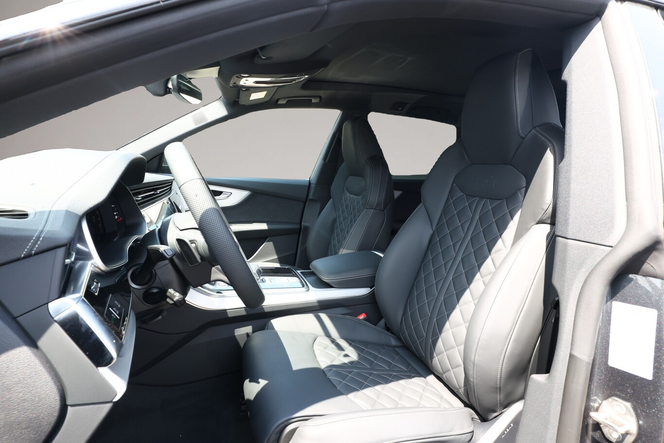 Bild 6 Audi Q8 2xS line AssistenzP+ 22Z Laser Pano HUD Klim4