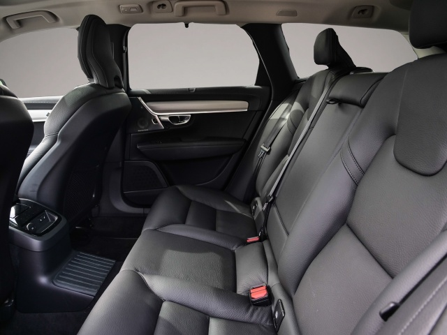 Bild 5 Volvo V90 Kombi Ultra Dark Recharge Plug-In Hybrid AWD