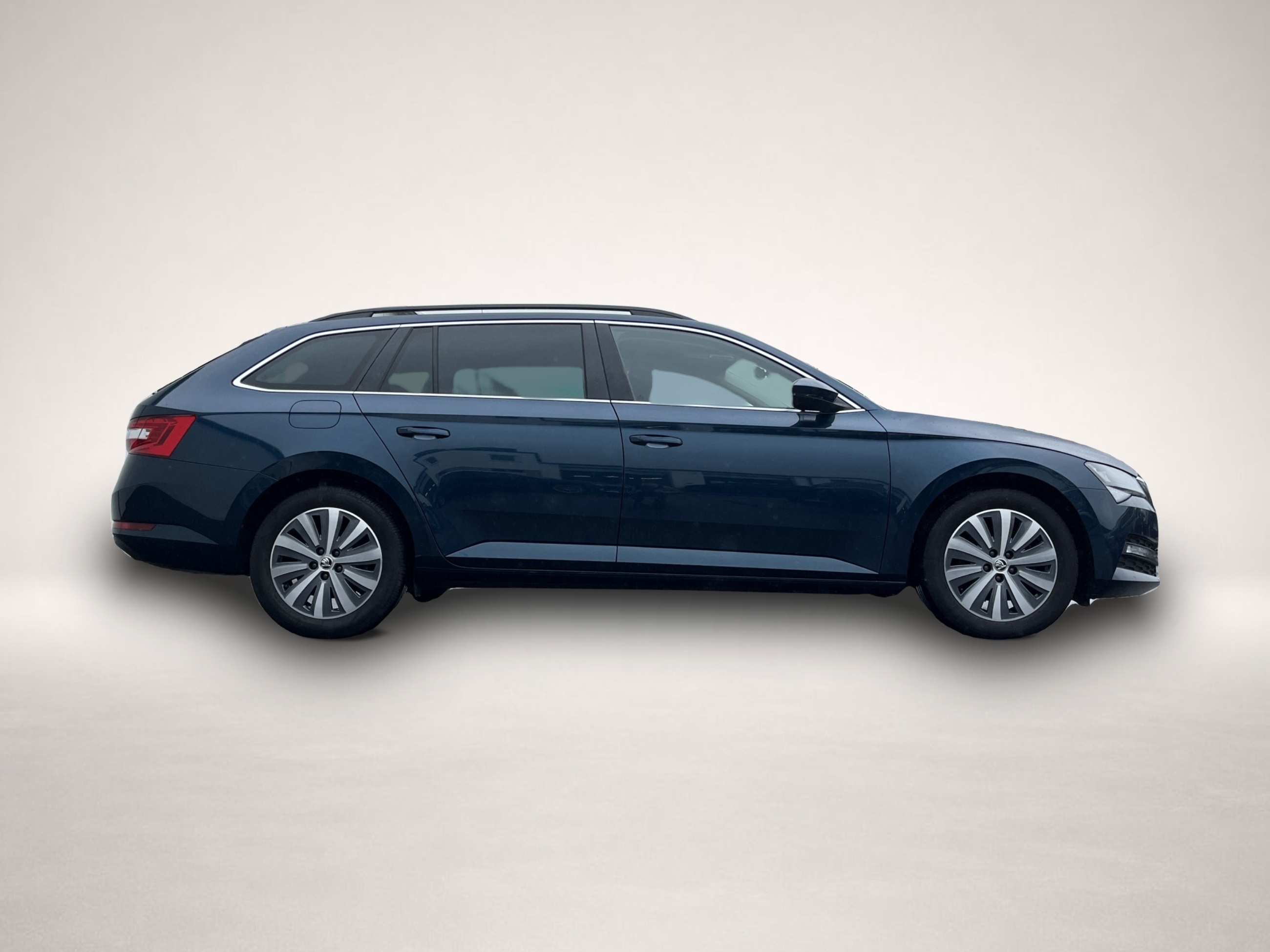 Bild 3 Skoda Superb Combi 2.0 TDI DSG Ambition Navi ACC LR-HZ