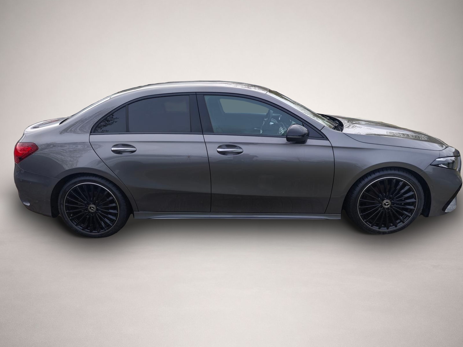 Fotografie 4 des Mercedes-Benz A 180 A180 CDI AMG Line NIGHT Burmester UVM Limousine